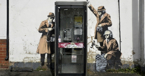 Власти взяли под протекцию работу Бэнкси