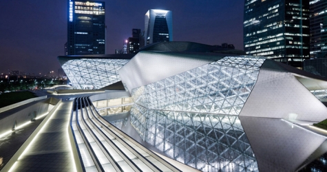 Заха Хадид добралась и до России: первая ретроспектива архитектора в Эрмитаже