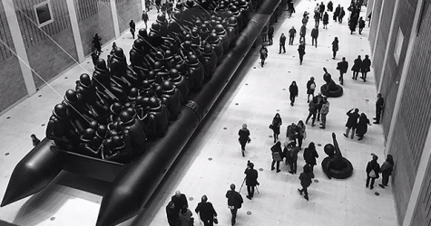 Лодка Ай Вэйвэя — гигантская инсталляция художника