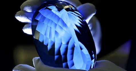 В Лондоне покажут самый большой голубой топаз в мире
