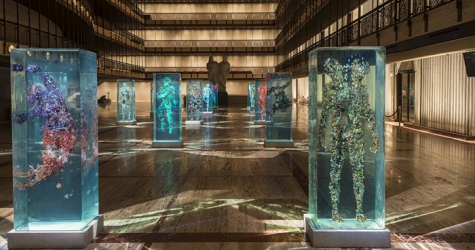 В Нью-Йорке представили инсталляции в виде застывших танцоров