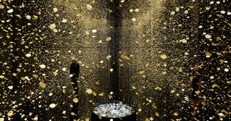 В Токио открылась арт-инсталляция из 80 тысяч циферблатов