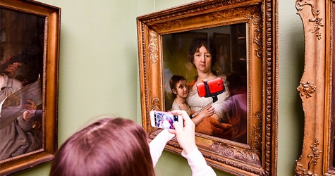 Эксперимент: можно ли пользоваться селфи-палкой в московских музеях