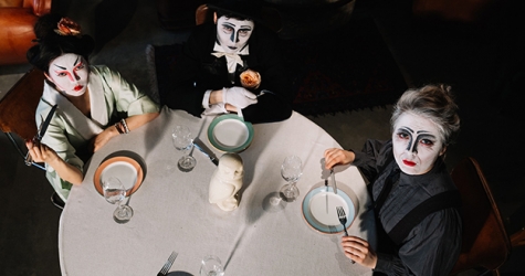 Создатель «Копов в огне» готовит спектакль-аукцион в антикварной лавке