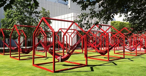 Инсталляция \"Мой дом — твой дом\" в Атланте