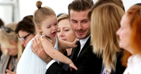 Дэвид Бэкхем купил картину Херста для спальни дочери за $1 млн