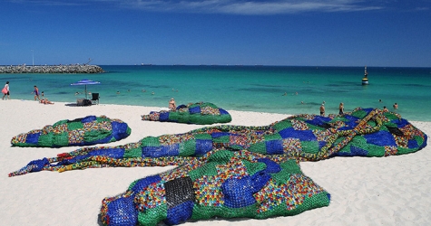 Выставка скульптур на австралийском пляже Коттслоу