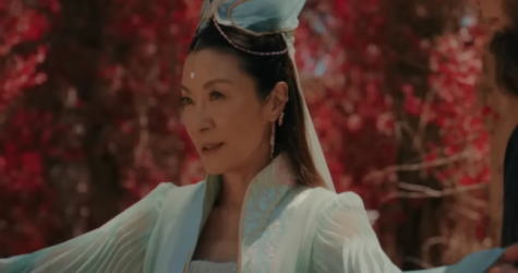 Disney+ показал тизер комедии с Мишель Йео из «Все везде и сразу»