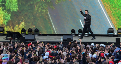 Илон Маск устроил вечеринку в честь открытия завода Tesla в Берлине