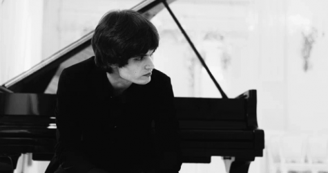 В Эрмитаже состоится сольный концерт пианиста Ильи Папояна