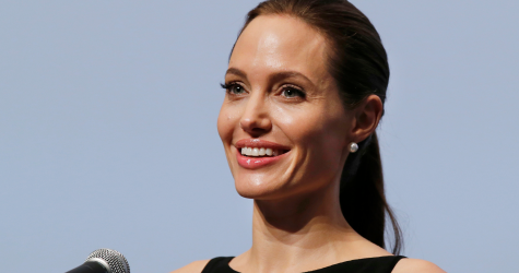 Анджелина Джоли станет крестной матерью для лауреата премии Trophée Chopard