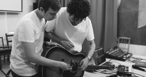 Фонд «Антон тут рядом» выпустил инклюзивный альбом в стиле эмбиент