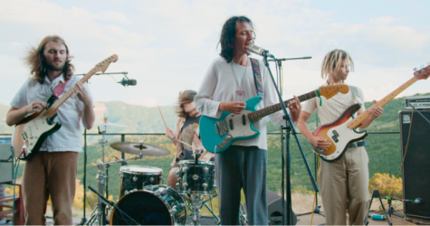 Вышел второй эпизод шоу «Утро в городе» с участниками рок-группы ssshhhiiittt!