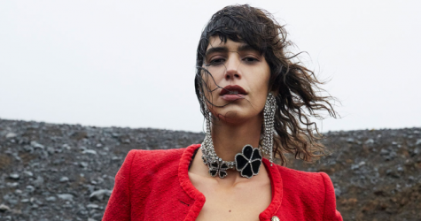 Saint Laurent показал одежду и аксессуары из праздничной коллекции