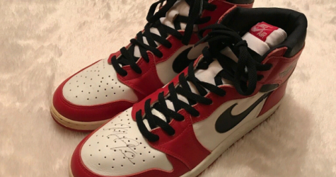 Кроссовки Air Jordan 1 продают на Ebay за один миллион долларов