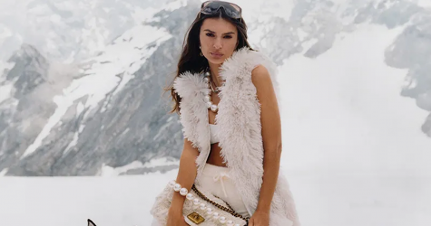 Эмили Ратаковски стала лицом праздничной кампании Kurt Geiger