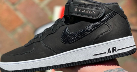 Nike и Stussy выпустили кроссовки в черном цвете