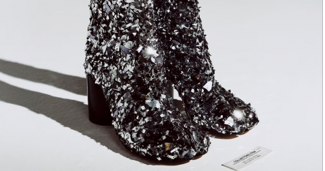 Maison Margiela представил коллекционную серию Tabi — Broken Mirror