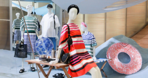 Бродвейский магазин Prada превратили в пляж