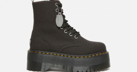X-Girl и Dr. Martens представили ботинки на платформе и сандалии