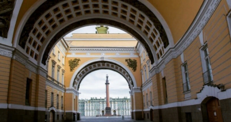 Руководство Эрмитажа выступило против фан-зоны Евро на Дворцовой площади