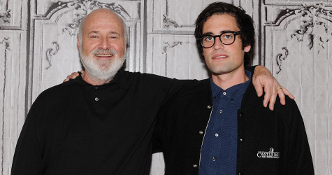 Сыну режиссера Роба Райнера Нику Райнеру официально предъявили обвинение в убийстве