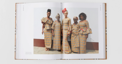 Burberry выпускает первую книгу в честь 160-летнего юбилея