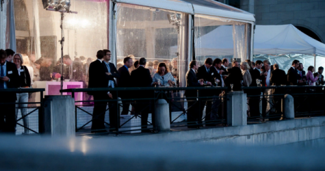 Кафе и ресторанам с QR-кодами разрешили работать ночью