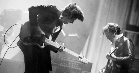 Группа Arctic Monkeys представила еще один трек с альбома «The Car»