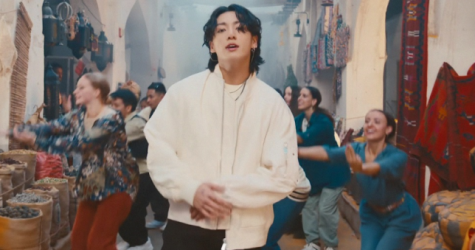 Чонгук из BTS путешествует по Катару в клипе «Dreamers»