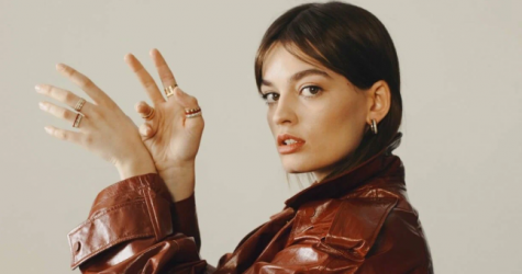 Эмма Маккей покинет сериал «Половое воспитание»