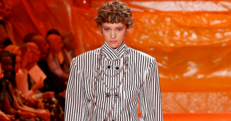 Модель из Екатеринбурга прошлась на показе Louis Vuitton на Неделе моды в Париже