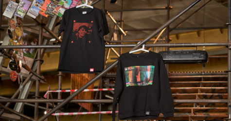 В «Севкабель Порту» появился мерч к выставке про Алексея Балабанова