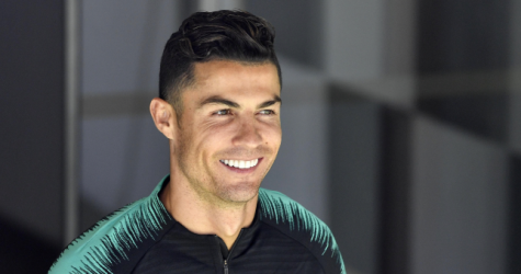 Криштиану Роналду попал в Книгу рекордов Гиннесса за рекордный доход в 2023 году