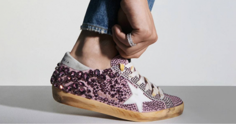 Golden Goose выпустил кеды с кристаллами Swarovski