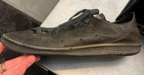 Balenciaga и adidas выпустят состаренные кроссовки Stan Smith