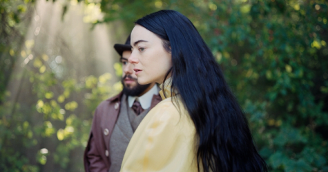 Эмма Стоун и Уиллем Дефо на кадрах нового фильма Йоргоса Лантимоса