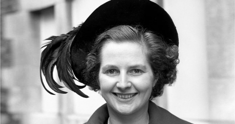 От саквояжа до свадебного платья: вещи Маргарет Тэтчер будут распроданы