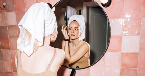 Умываться по утрам — это обязательно? Отвечают косметологи