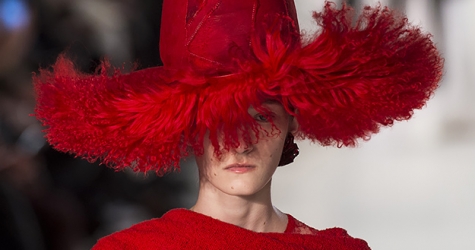 Красота в деталях: образ с показа Maison Margiela Couture