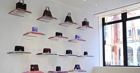 Кристофер Кейн открывает свой первый магазин