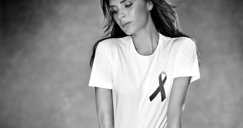 Виктория Бекхэм выпустила майки против СПИДа