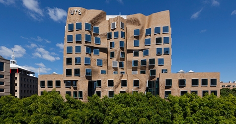 Дрон снял здание Фрэнка Гери в Сиднее