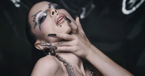 Джулия Фокс снялась в кампании Isamaya