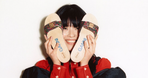 Ganni выпустил коллаборацию с Dr. Scholl's