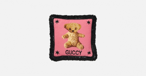 Рычащие тигры, цветы и монограммы в новой интерьерной коллекции Gucci