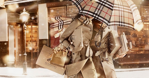 Тренчи Burberry в заснеженном Лондоне