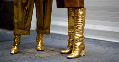 Кардиганы и золотые сапоги: что носят на Неделе моды в Нью-Йорке
