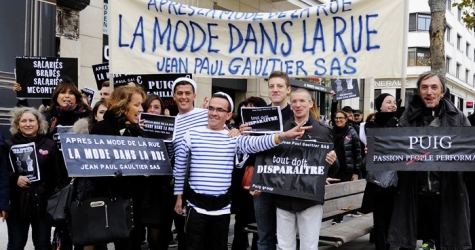 Сотрудники дома Jean Paul Gaultier вышли на демонстрацию