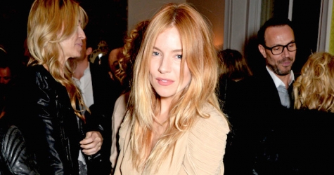 Сиенна Миллер на презентации книги о здоровом питании